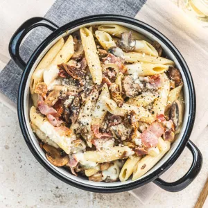 One pot penne bolets poitrine fumée